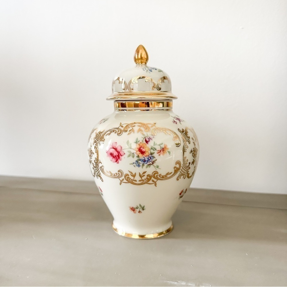 ZEH Scherzer Bavaria Germany Vintage Porcelain China Lidded small Urn